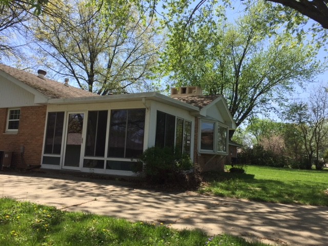 Primary Photo - 5727 W Fairview Rd