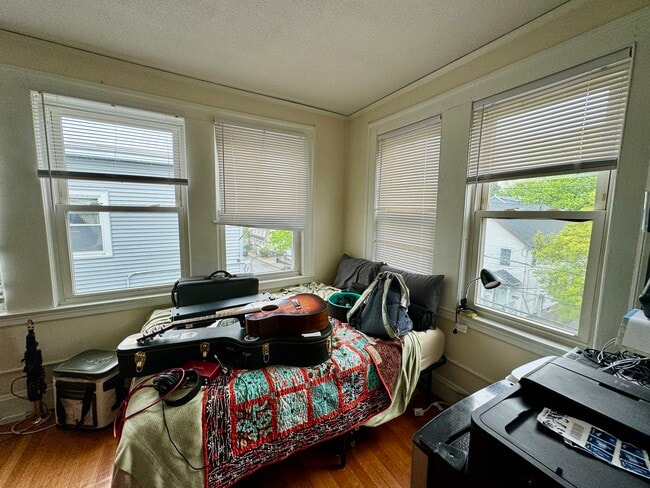 Building Photo - 58 Brock St