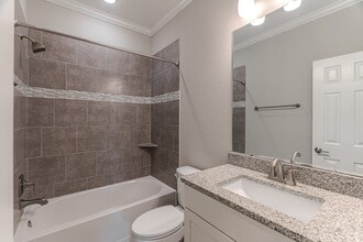 Building Photo - 6 Winter Thicket Pl