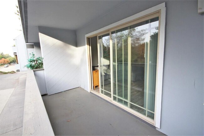 Foto del edificio - 650 Alamo Ct