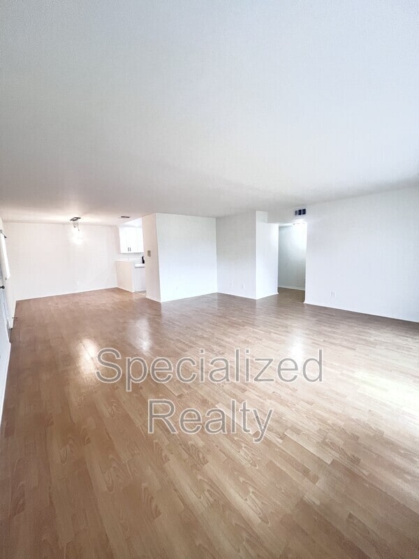 Foto del edificio - 5325 Romaine St