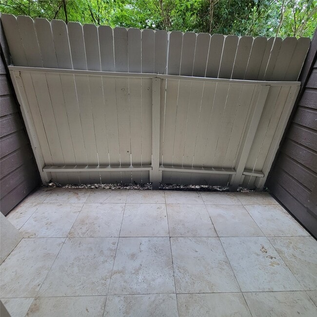 Building Photo - 8020 Braesmain Dr