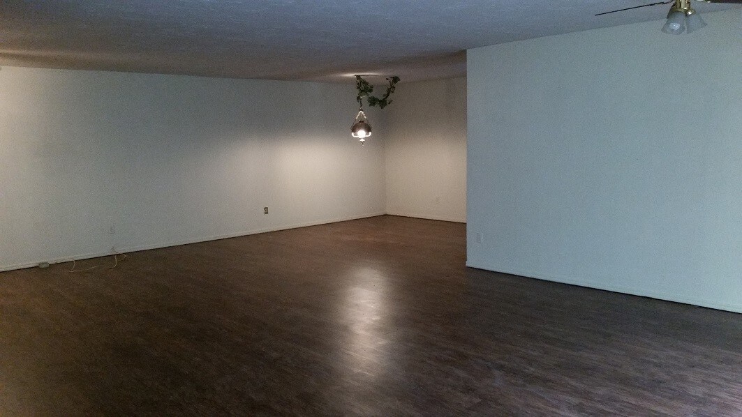 Foto principal - 6334 N Villa Ave