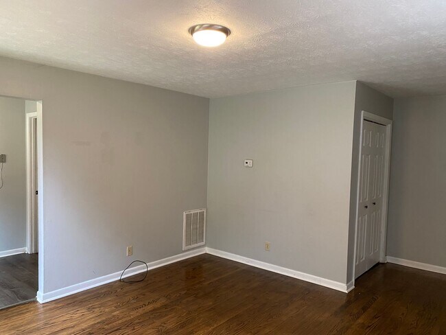 Foto del edificio - 838 Ridge Road