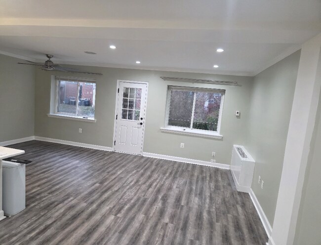 Foto del edificio - 9250 Edwards Way