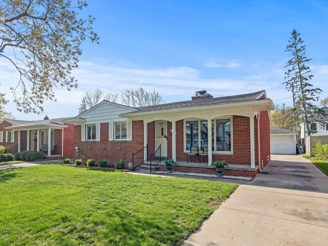 Building Photo - 4141 Colonial Dr