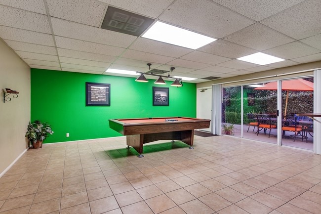 Building Photo - 5760 Laurel Canyon Blvd