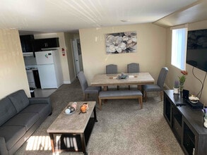 Building Photo - 4424 S Wilton Pl