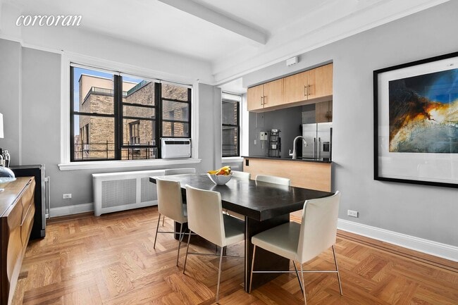 Building Photo - 235 W 76th St