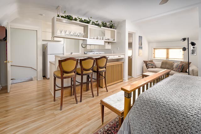 Eating area and window nook - 147 Dempster St