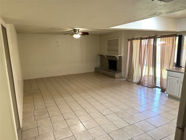 Building Photo - 2006 Quail Valley E Dr