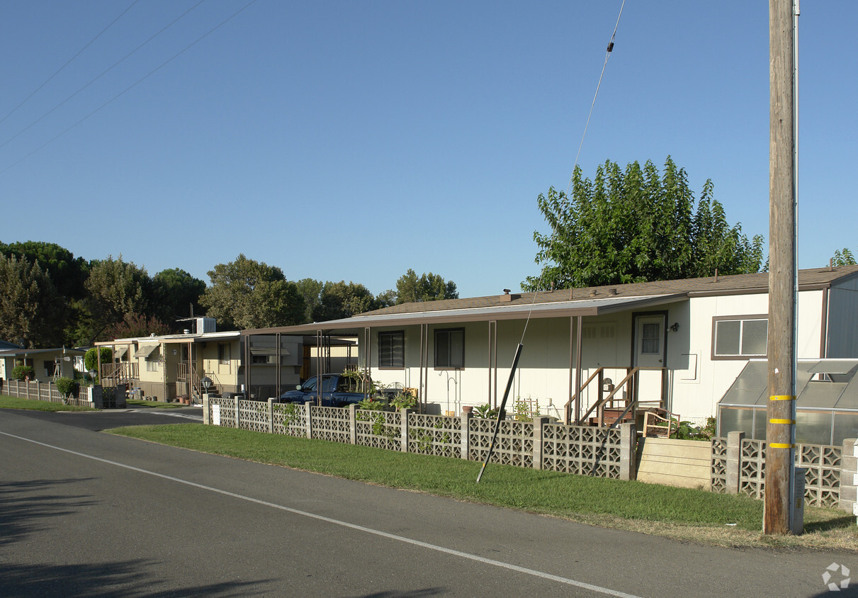 Building Photo - Twin Oaks Mobile Home Park