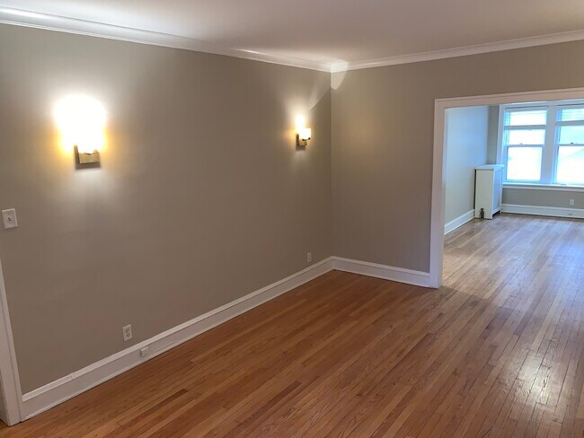 Foto del edificio - 2046 W Farragut Ave