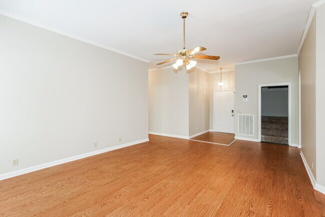 Foto del edificio - 175 Northlake Dr