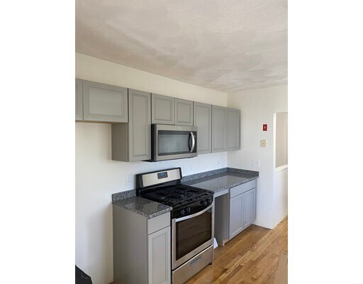 Primary Photo - 20 Porter St