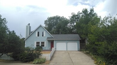 Building Photo - 725 Pear St