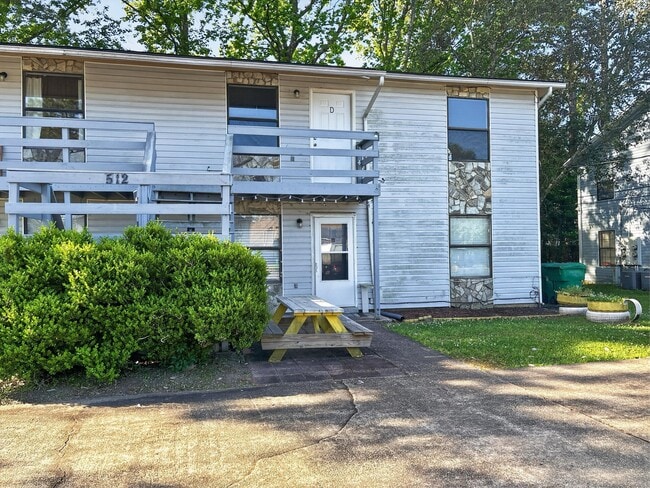 Foto del edificio - 512 Landview Dr