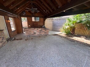 Building Photo - 2602 Cloverfield Ct