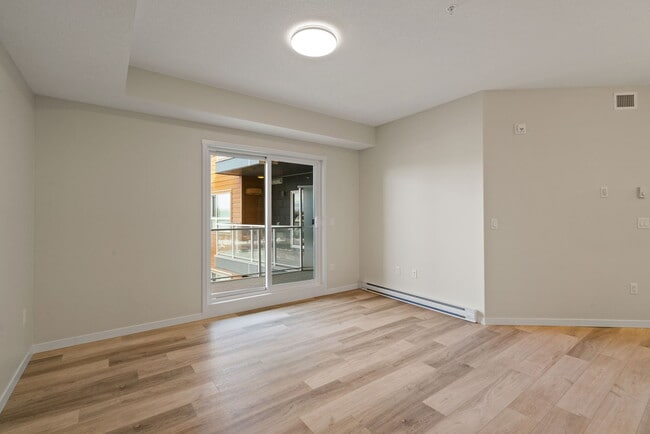 Building Photo - 360-360 Harvest Hills Way NE
