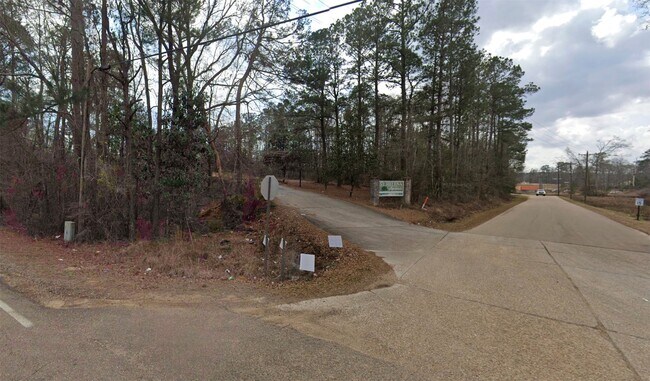 Foto del edificio - 27 Greensburg St