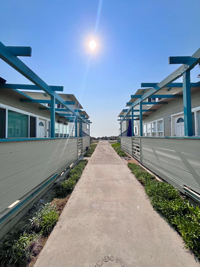 Foto del edificio - 1680 Seacoast Dr
