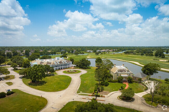 The English Turn Golf & Country Club occupies a large portion of the New Aurora neighborhood.