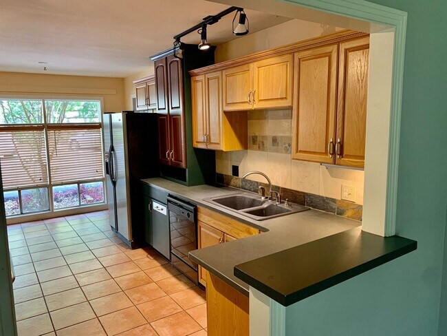 Foto del edificio - Spacious 2 Bedroom/ 2 Bathroom Condo in Un...