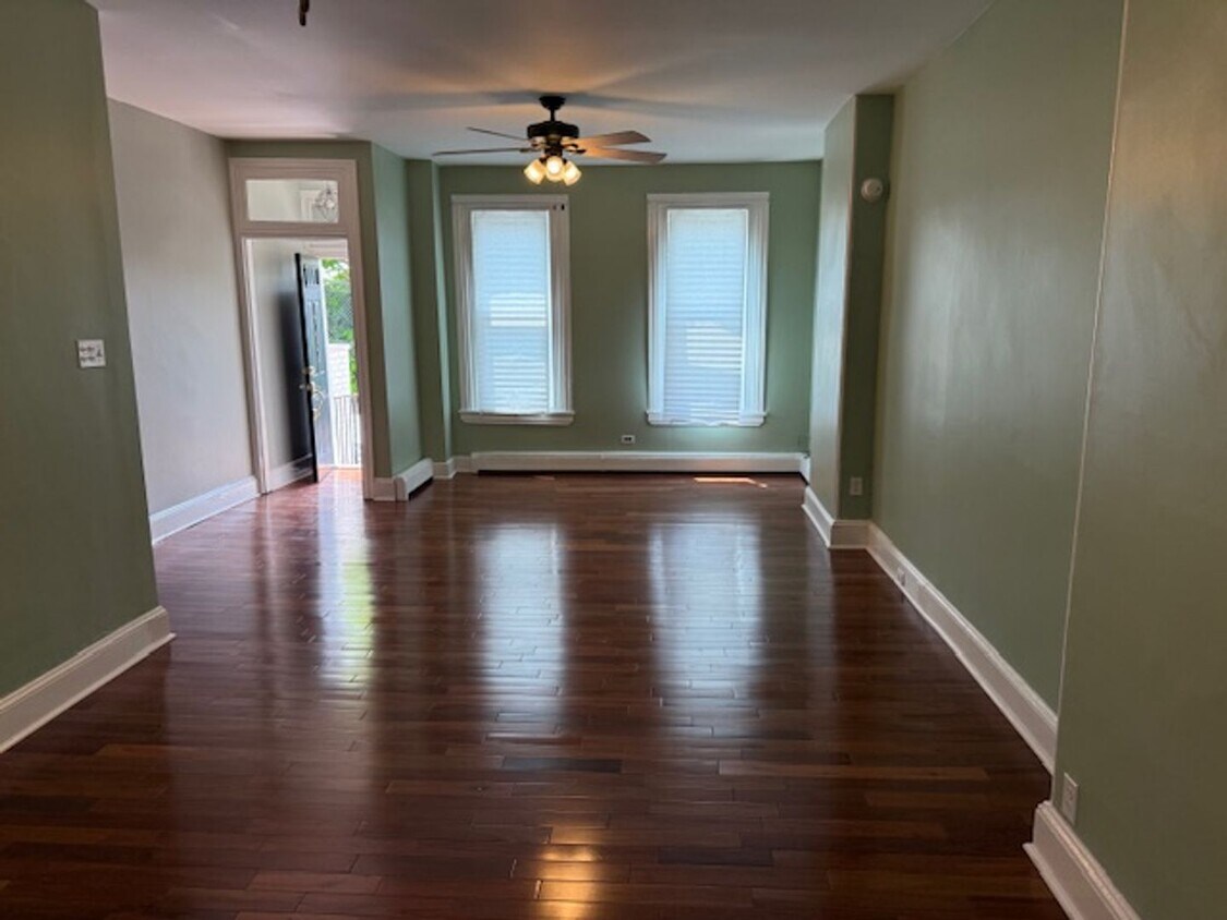 Primary Photo - Charming 2 Bed, 2.5 Bath Home with Den & B...