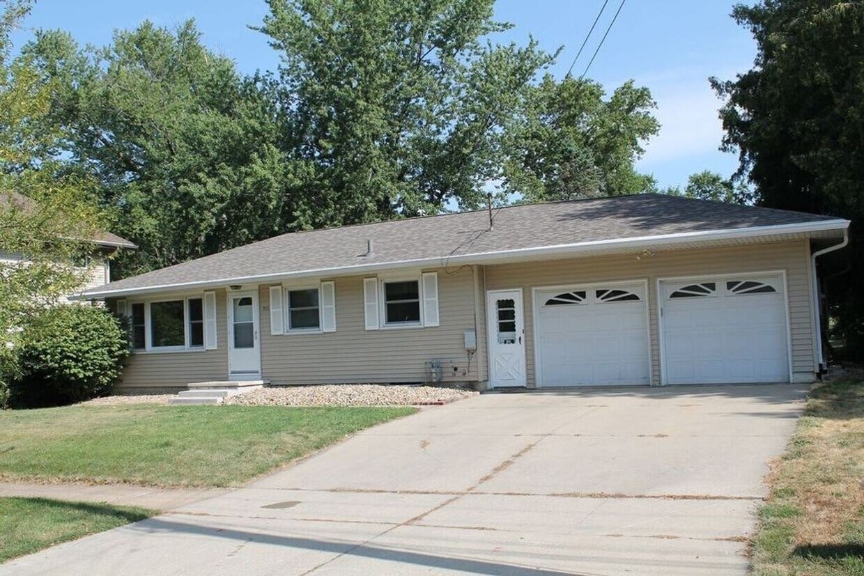 Foto principal - 715 W 18th St