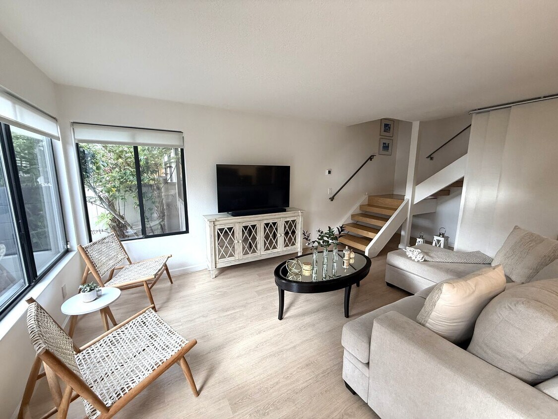 UPDATED TWO BEDROOM / ONE BATH, UNFURNISHED TWO-STORY CONDO IN CAPTAINS COVE - UPDATED TWO BEDROOM / ONE BATH TWO-STORY C...