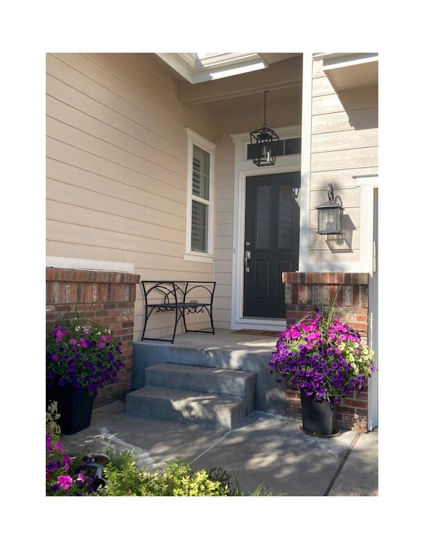 Primary Photo - 6327 S Abilene St