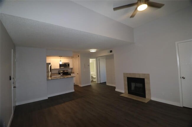 Building Photo - 400 Lake Placid Ct