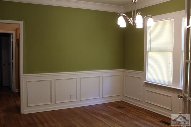 Foto del edificio - 1461 Dove Creek Rd