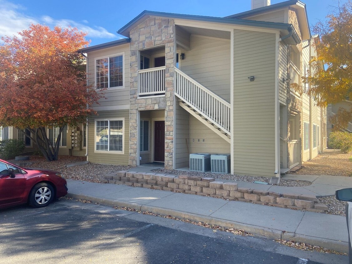Foto principal - Nice 2 bedroom Condo right on the border o...
