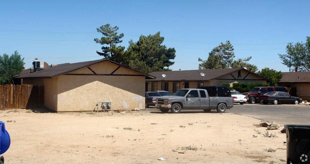 Primary Photo - 2 Bed 1 Bath apartment in Apple Valley
