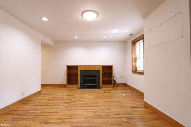 Foto del edificio - 1030 W Oakdale Ave