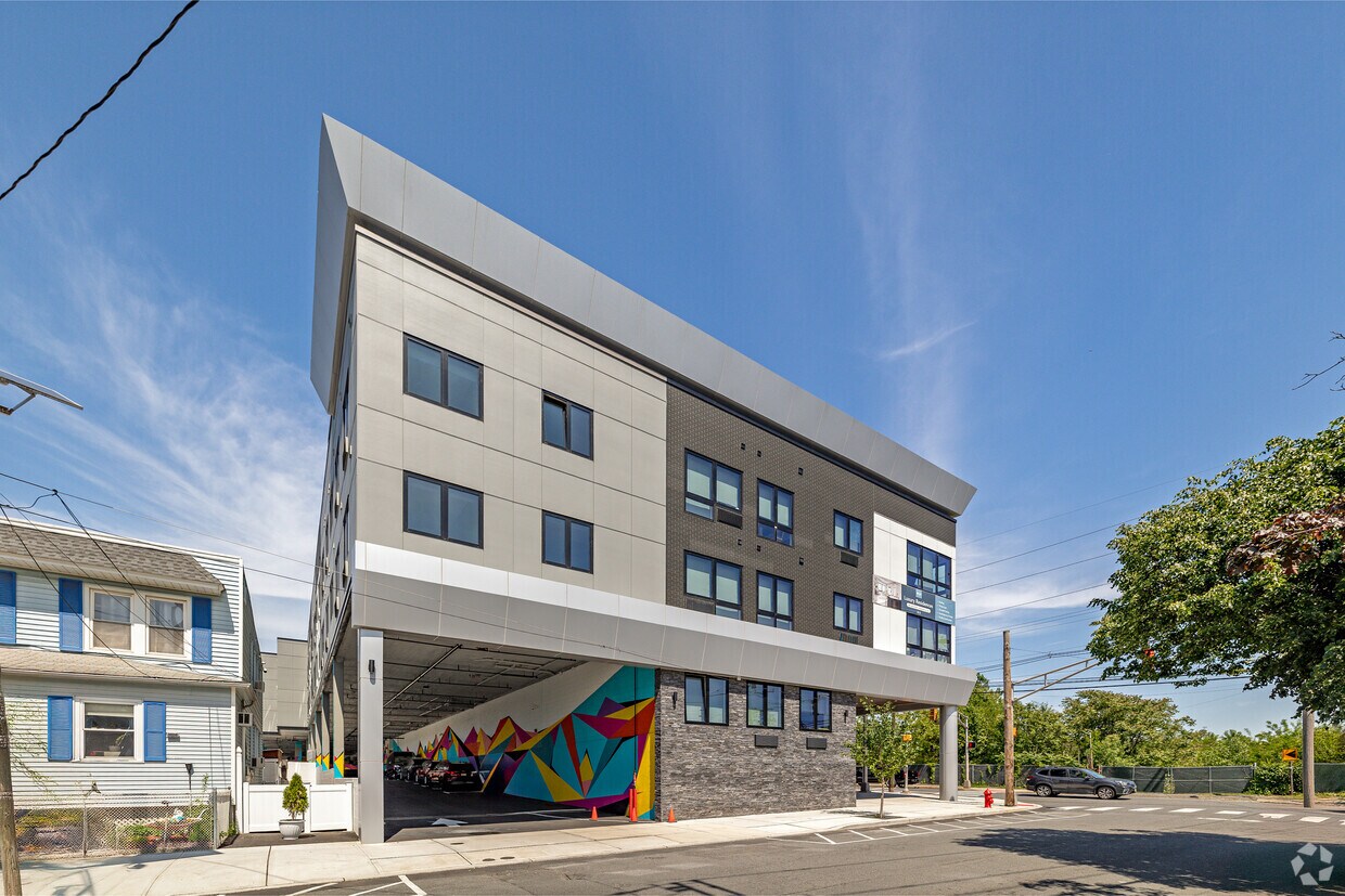 Building Photo - The Helio