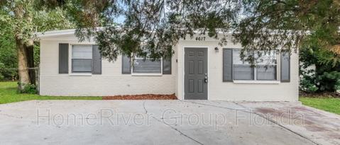 Foto del edificio - 4617 N John Bell Jr Dr