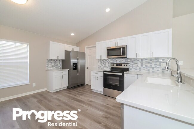 Building Photo - 4606 Woodford Dr