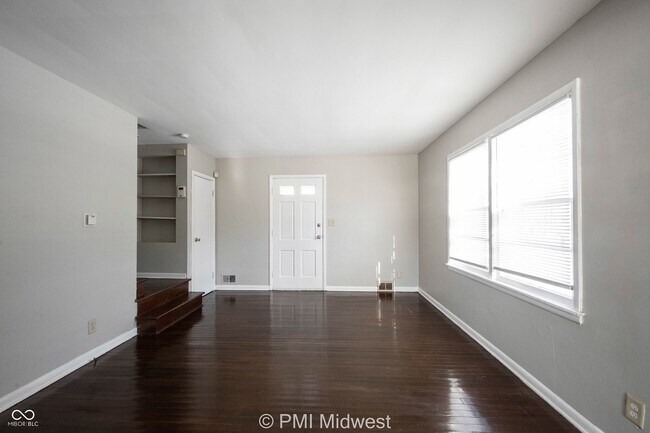 Foto del edificio - 1857 W 60th St