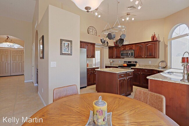 Foto del edificio - 4 br, 2 bath House - 18976 N 92nd Way
