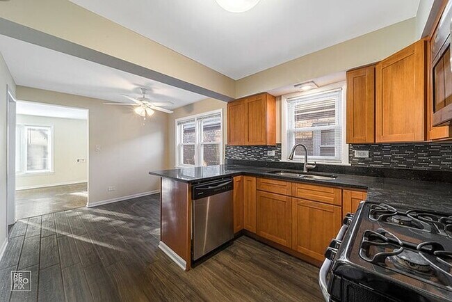 Foto del edificio - Located in Chicago’s desirable Mount Greenwood neighborhood