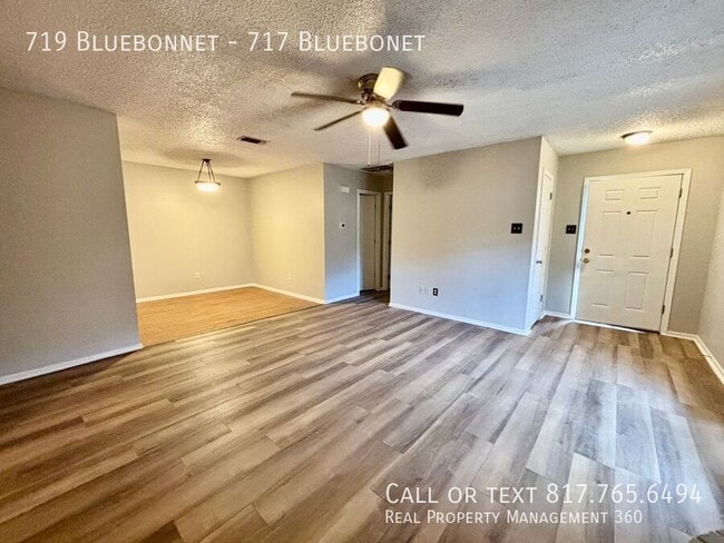 Building Photo - 719 Bluebonnet-717 Bluebonet
