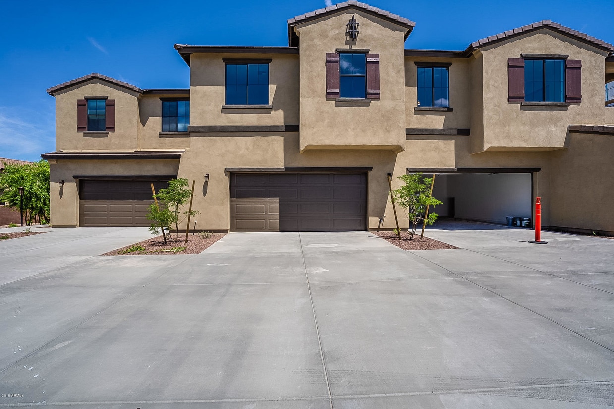 Foto principal - 3900 E Baseline Rd