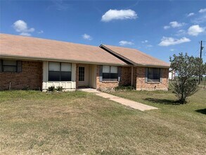 Building Photo - 5931 Limmer Loop
