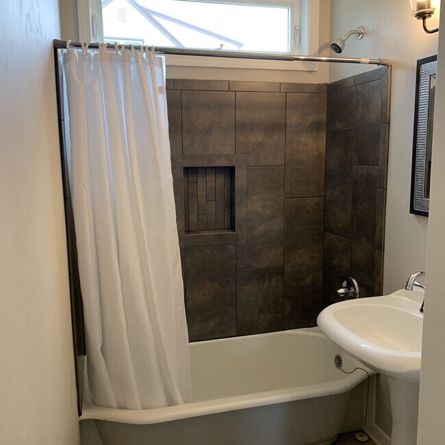 Foto del edificio - 84 E North Water St