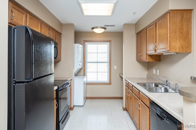 Building Photo - 1311 Deer Lakes Dr