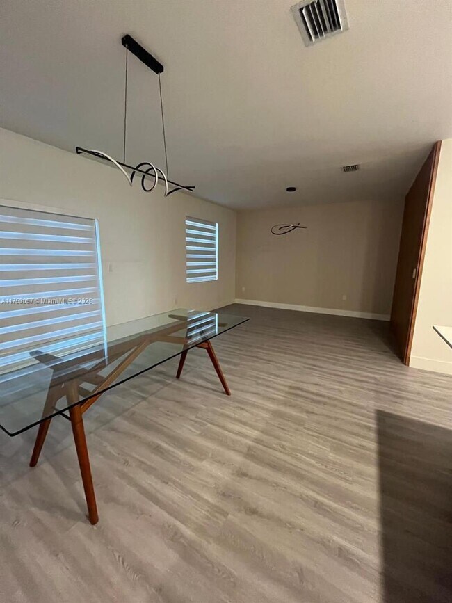 Building Photo - 4 bedroom in Miami Gardens FL 33169