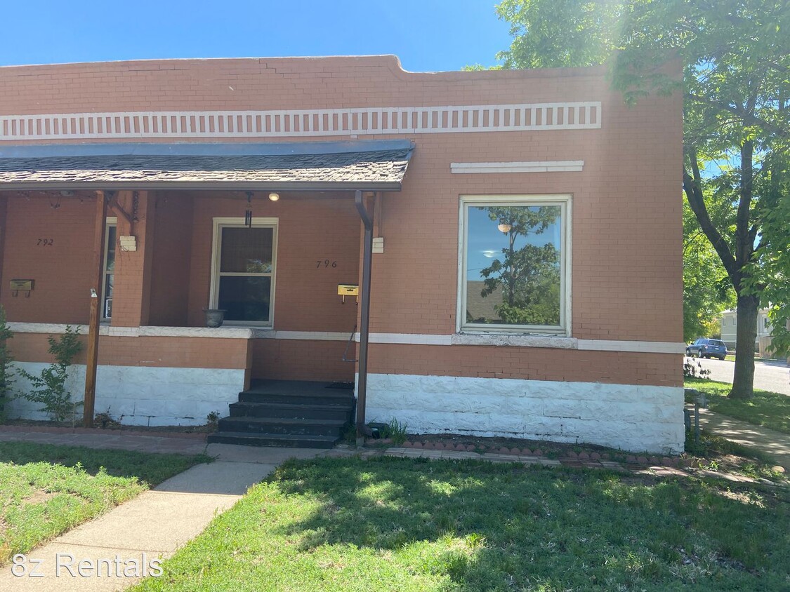 Foto principal - 2 br, 1 bath House - 796 S Logan St