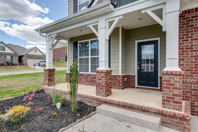 Foto del edificio - 8028 Forest Hills Dr